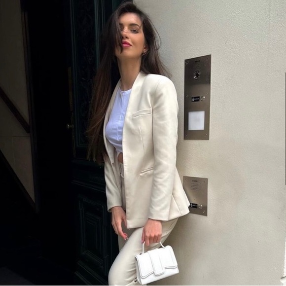 Zara Ecru Colored Inverted Lapel Blazer. NWT. Size Medium. - Picture 7 of 16